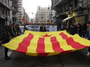 L'Esquerra Independentista aplega 5.000 persones a València per commemorar el 25 d'abril