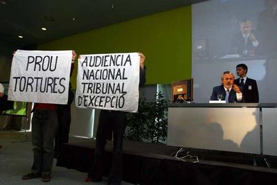 No a la presència de Baltasar Garzón a l'homenatge a les víctimes dels bombardejos feixistes a Xàtiva