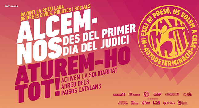 Alcem-nos! Aturem-ho tot el dia que comencin els judicis!